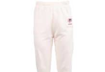 Pantaloni Tuta Chiara Ferragni: Comfort e Stile alla Moda
