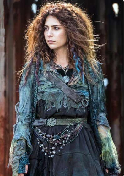 The 100 convention overview with The 100 Fan Conventions List explained simply.